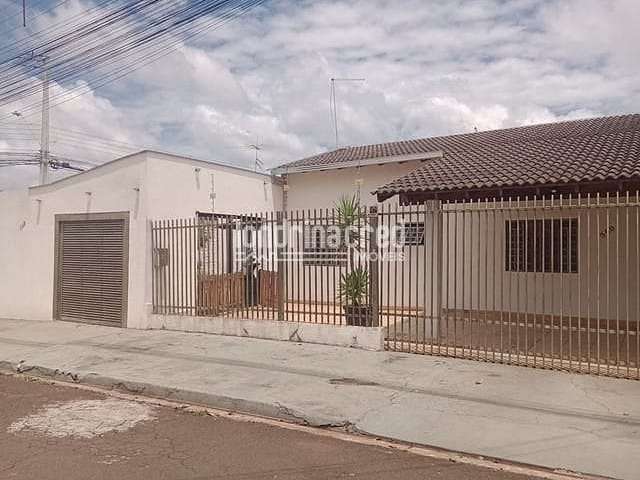 Casa à venda 2 Quartos, 4 Vagas, 258M², Residencial Abussafe, Londrina - PR