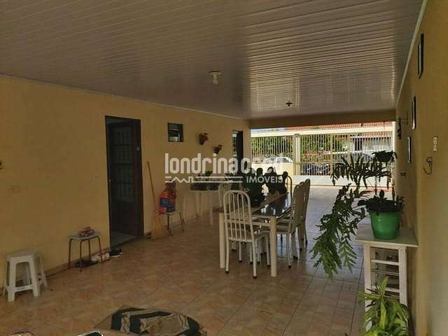 Casa à venda 2 Quartos, 5 Vagas, 124M², Parque Residencial Ana Rosa, Cambé - PR