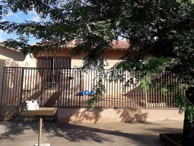 Casa à venda 2 Quartos, 1 Suite, 3 Vagas, 200M², Conjunto Vivi Xavier, Londrina - PR