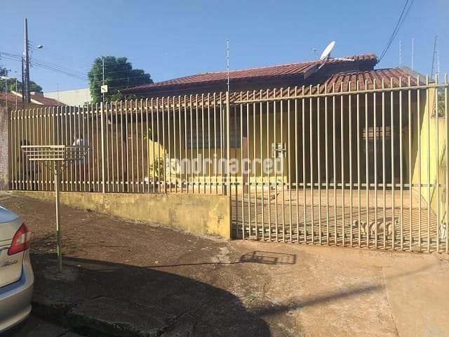 Casa à venda 3 Quartos, 1 Suite, 2 Vagas, 318M², Conjunto Parigot de Souza 1, Londrina - PR