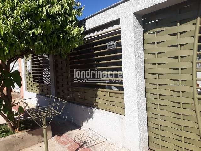 Casa à venda 3 Quartos, 1 Suite, 4 Vagas, Conjunto Farid Libos, Londrina - PR