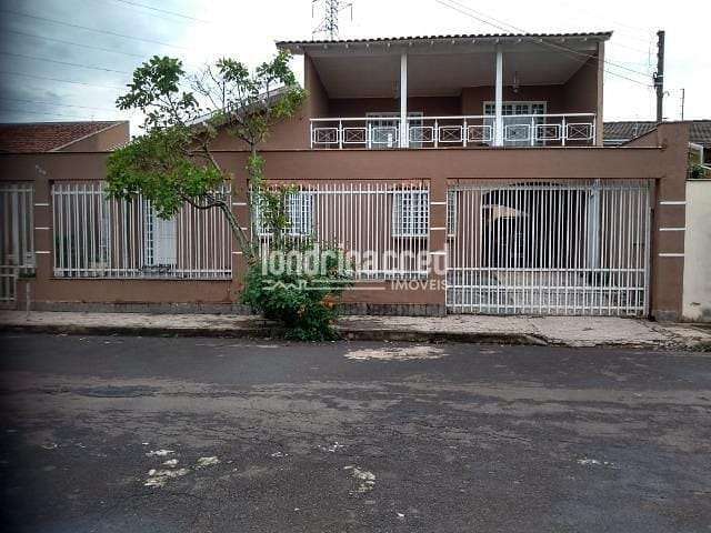 Casa à venda 4 Quartos, 3 Suites, 2 Vagas, 430M², Caravelle, Londrina - PR