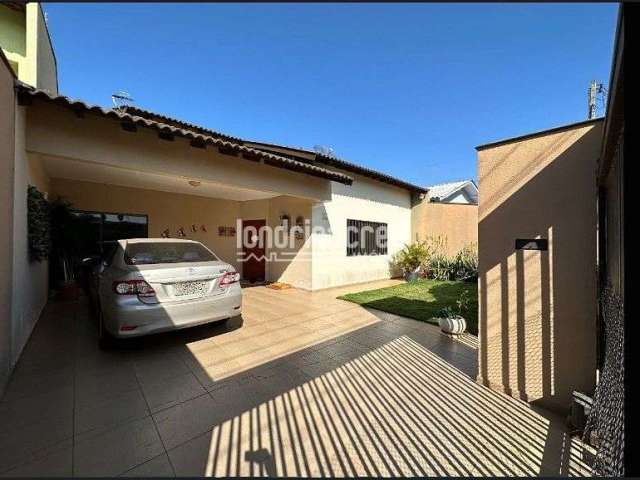 Casa à venda 3 Quartos, 2 Suites, 2 Vagas, 300M², Jardim Guararapes, Londrina - PR