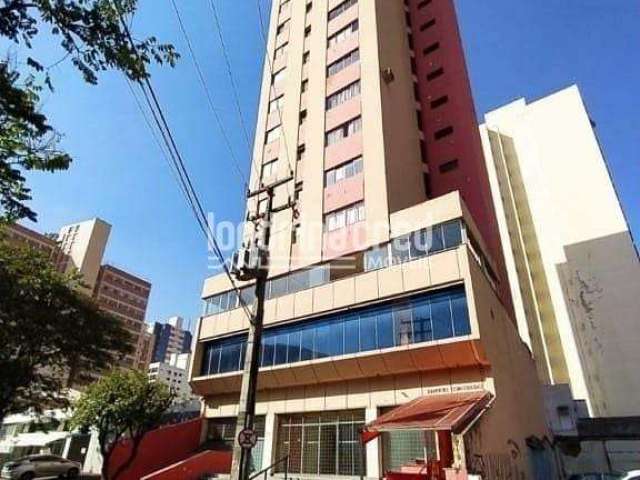 Apartamento no Ed. Corcovado.  Dormitórios: 02. Banheiros: 02. Sala. Cozinha. Vagas de garagem: 01.