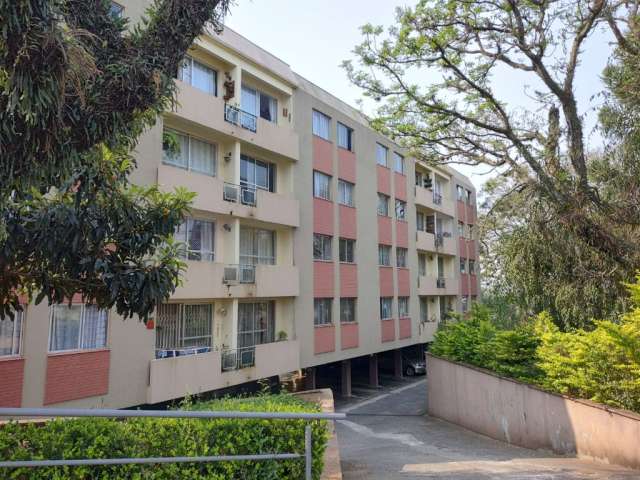 Vende apartamento 3 dormitórios sendo uma suíte Novo Mundo Curitiba