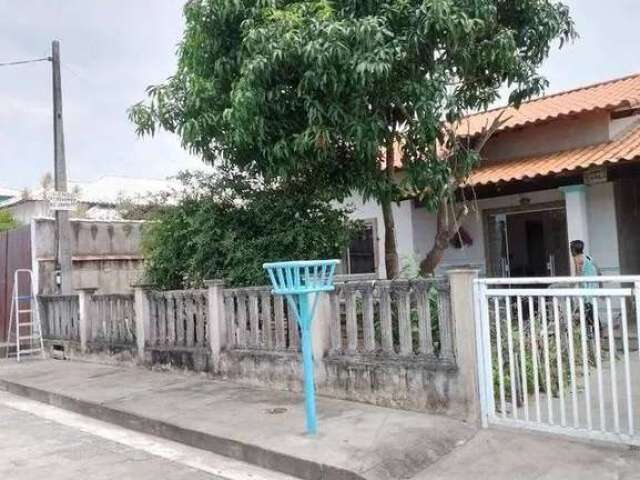 Ótima Casa em um Belo Condomínio da Cidade de Araruama