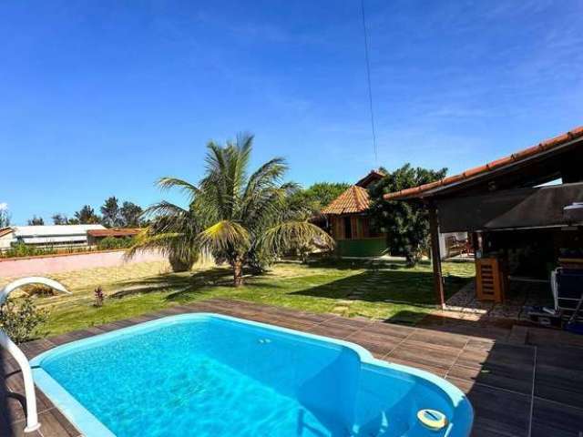 Casa mobiliada c/ Piscina em Praia Seca - Araruama