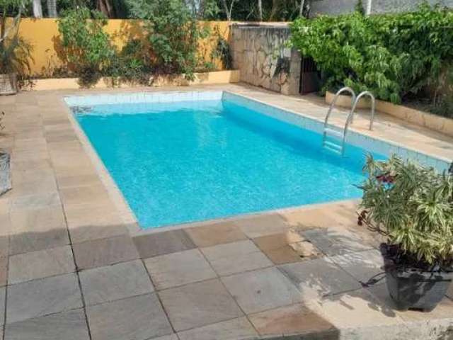 Casa c/ Piscina, 2 Suítes externas em Iguabinha