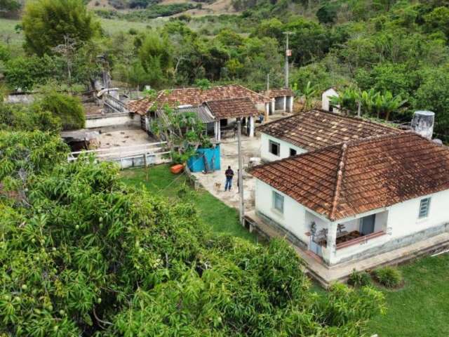 Fazendinha de 25 hectares muito rica em água