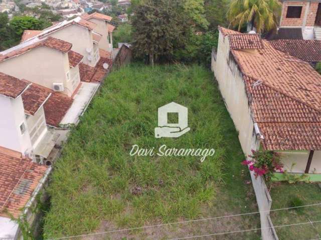 Terreno com 587m² em Maria Paula