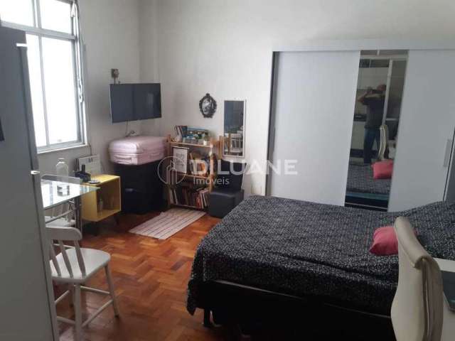 Kitnet / Stúdio à venda na Rua Almirante Tamandaré, Flamengo, Rio de Janeiro, 24 m2 por R$ 296.000