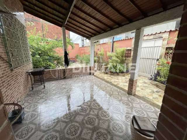 Casa com 4 quartos à venda na Rua Margon Garsote, Santa Cruz, Rio de Janeiro, 420 m2 por R$ 580.000