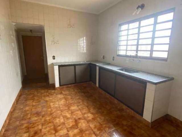 Casa com 3 quartos à venda na Vila Tibério, Ribeirão Preto  por R$ 420.000