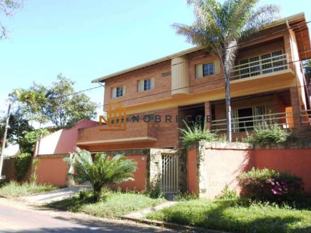 Venda Imóvel: Casa Sobrado com 492m² de construção em terreno de 500m² localizado em Sousas, Campinas, SP.