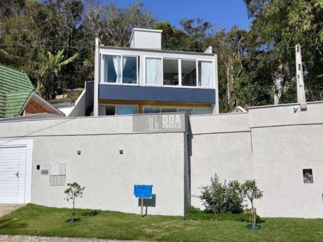 Casa nova na Daniela, a duas quadras do mar.