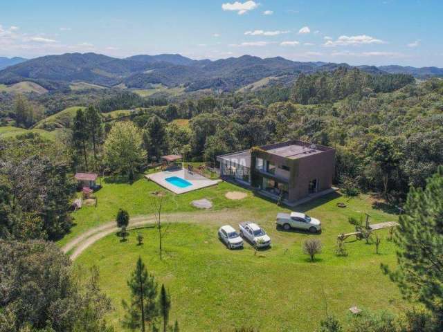 Sítio c/casa moderna e piscina,entre Angelina e Rancho queimado