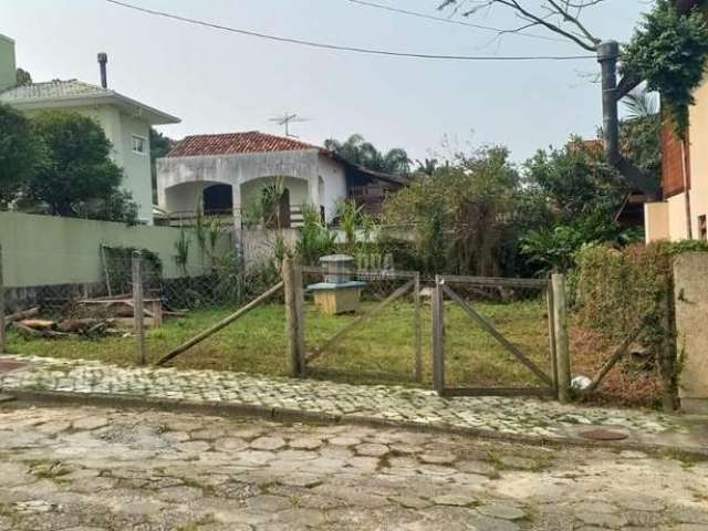 Lindo terreno , totalmente plano, na Ponta  de Baixo, São José.