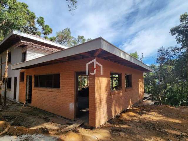 Casa com 3 quartos à venda no Parque Pedra do Baú, Campos do Jordão  por R$ 1.100.000