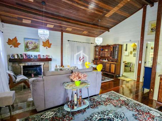 Casa com 4 quartos à venda no Alto da Vila Inglesa, Campos do Jordão  por R$ 1.100.000