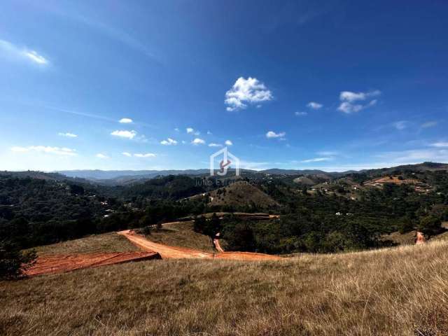 Terreno em condomínio fechado à venda no Descansopolis, Campos do Jordão  por R$ 195.000