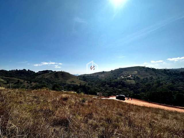 Terreno em condomínio fechado à venda no Descansopolis, Campos do Jordão  por R$ 370.000