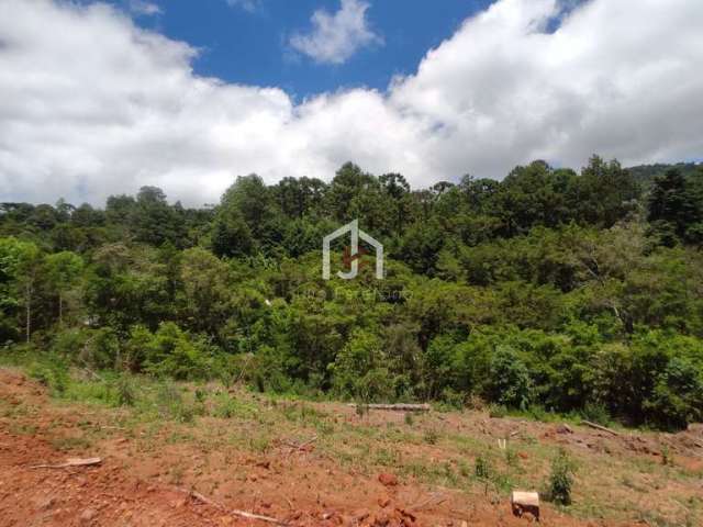 Terreno em condomínio fechado à venda no Vale Encantado, Campos do Jordão  por R$ 270.000