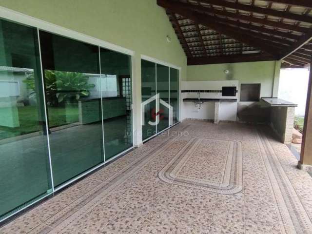 Casa em condomínio fechado com 3 quartos à venda em Horto Florestal, Ubatuba  por R$ 900.000