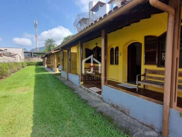 Casa com 6 quartos à venda na Enseada, Ubatuba  por R$ 1.600.000