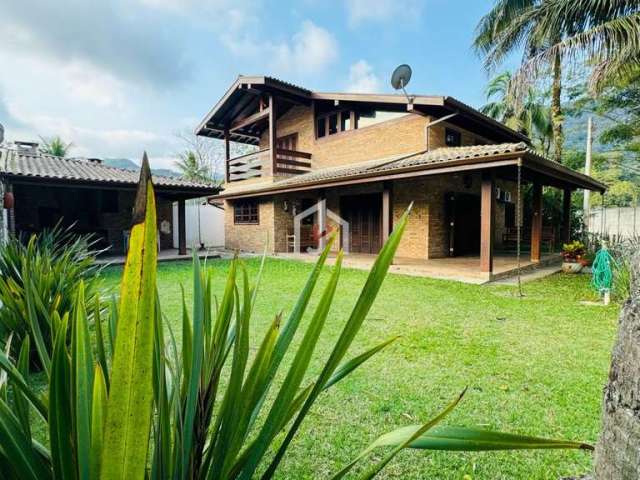 Casa em condomínio fechado com 4 quartos à venda em Horto Florestal, Ubatuba  por R$ 1.550.000