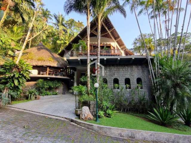 Casa em condomínio fechado com 4 quartos à venda na Praia do Lazaro, Ubatuba  por R$ 6.280.000