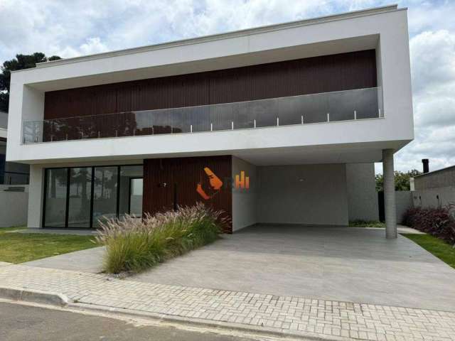 Casa de Alto Padrão em condomínio com 4 suítes, 560 m² com piscina em Santa Felicidade