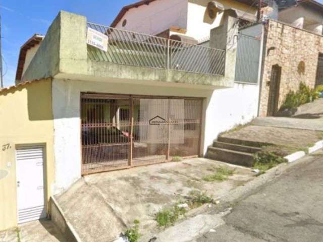 Casa com 4 dormitórios , 3 banheiros,1 cozinhas, 1 áreas de serviço Disponível.