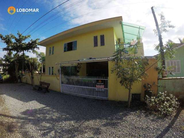 Casa com 3 dormitórios à 200m do mar,  à venda, 130 m² por R$ 790.000 - Itacolomi - Balneário Piçarras/SC