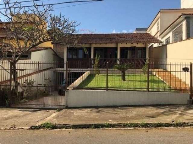 Casa com 3 quartos à venda no Jardim Amália, Volta Redonda  por R$ 1.050.000