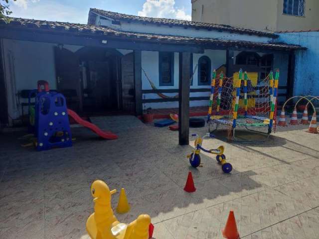 Casa com 2 quartos à venda no Niterói, Volta Redonda  por R$ 450.000