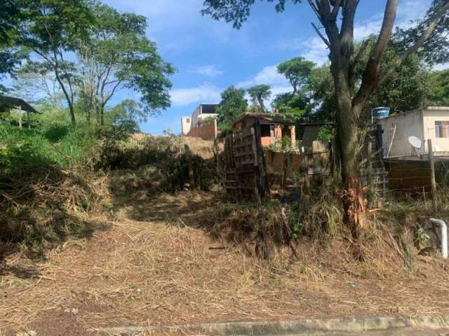 Terreno à venda no Roma, Volta Redonda  por R$ 80.000