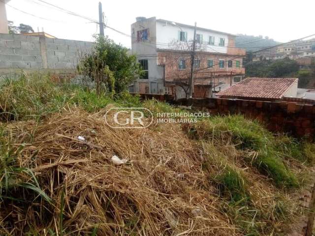 Terreno à venda no Santo Agostinho, Volta Redonda  por R$ 450.000