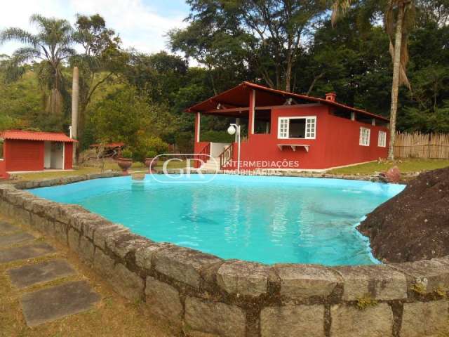 Chácara / sítio com 3 quartos à venda na Vila Benfica, Itatiaia  por R$ 1.870.000