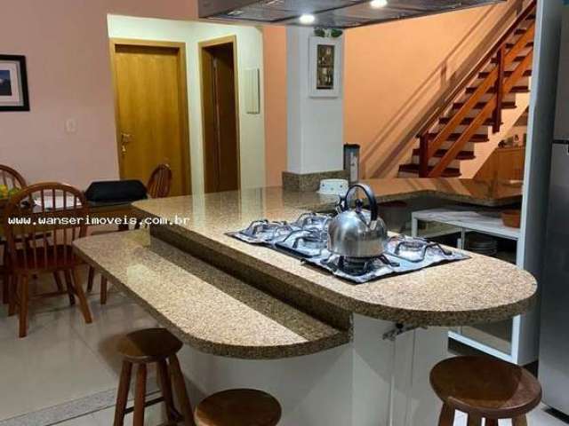 Casa em Condomínio á Venda em São José dos Campos / SP