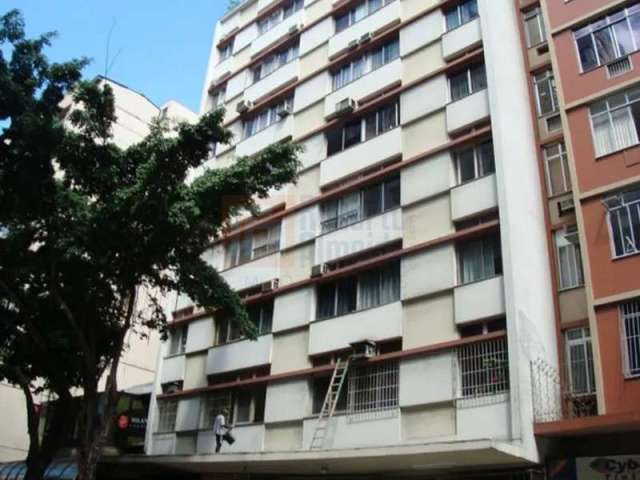 Excelente Apartamento Reformado à Venda em Ipanema de 50m² com 1 Quarto Sala Ampla Cozinha Próximo Praia do Arpoadore Estação do Metrô.