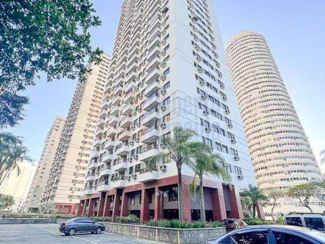 Lindo Apartamento na Barra da Tijuca  Andar Alto Vista Pedra da Gávea 69m² 2 Quartos Sendo 1 Suíte Cozinha Planejada 2 Banheiros 1 Vaga de Garagem