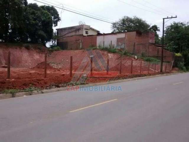 zaQmachado-ÁGUA COMPRIDA, Terreno 2.500m². Ótima topografia.