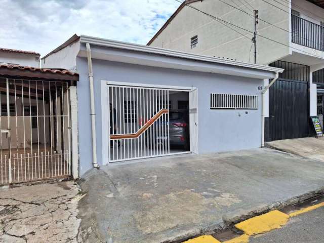 Casa residencial ou comercial em rua de uso misto