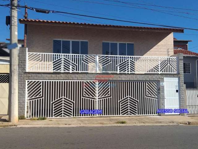 Casa 3 Dorms, 2 vagas, Terraço com Churrasqueira, Excelente Localização, Aceita Financiamento