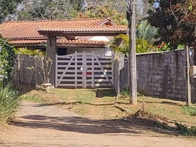 Chácara c piscina na Estiva do Agudo, prox Bar da Vanda