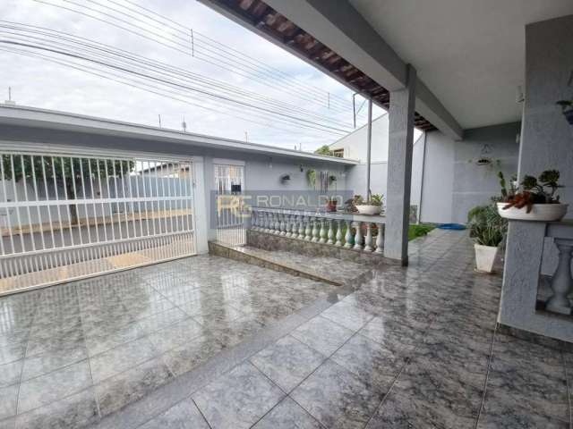 Casa para Venda em Araras, Jardim José Ometto III, 3 dormitórios, 1 suíte, 2 banheiros, 4 vagas