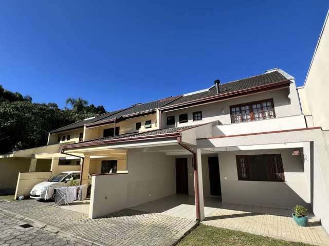 Sobrado com 3 quartos  à venda, 139.71 m2 por R$789900.00  - Bom Retiro - Curitiba/PR