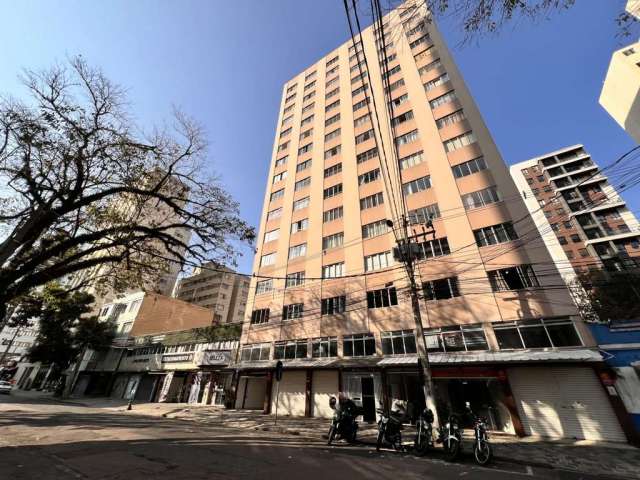 Apartamento com 1 quarto  para alugar, 48.00 m2 por R$1300.00  - Centro - Curitiba/PR