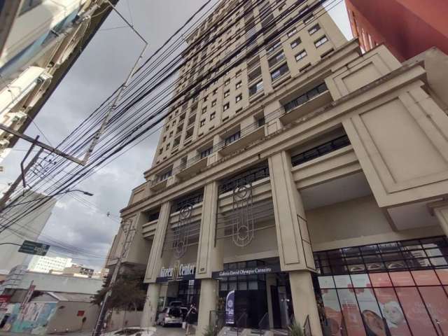 Apartamento com 1 quarto  para alugar, 46.10 m2 por R$2100.00  - Centro - Curitiba/PR