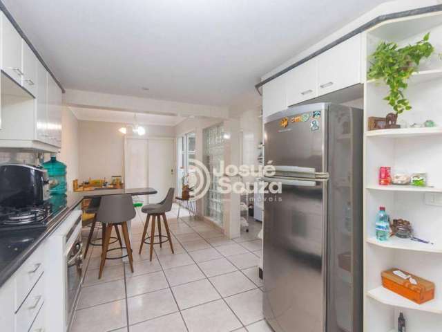 Sobrado com 3 dormitórios à venda, 180 m² por R$ 915.000,00 - Jardim das Américas - Curitiba/PR